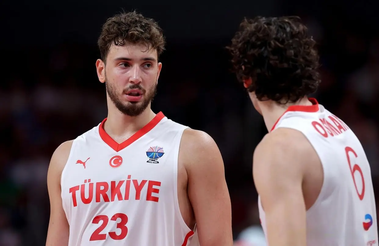 还有范弗里, 队认真考虑, 巨头